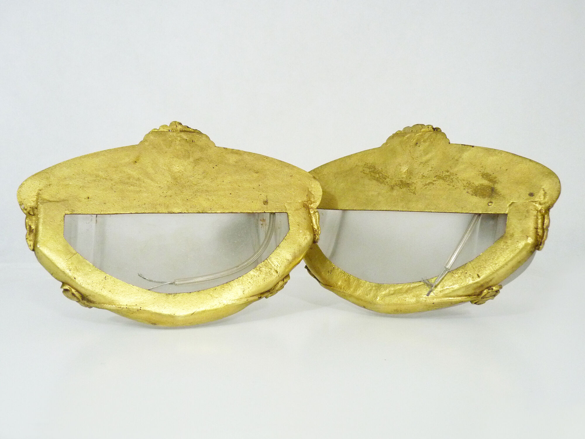 Pair of half moon Art Deco wall sconces in bronze and engraved glass 20/30