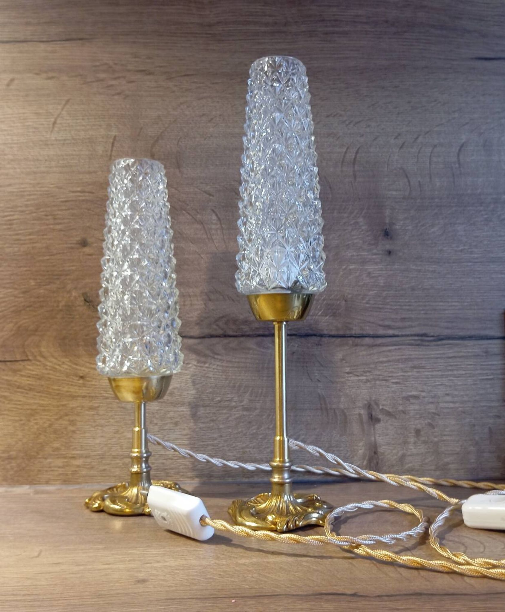 Duo of retro 50's bronze table lamps, diamond-tipped glass tube lampshades