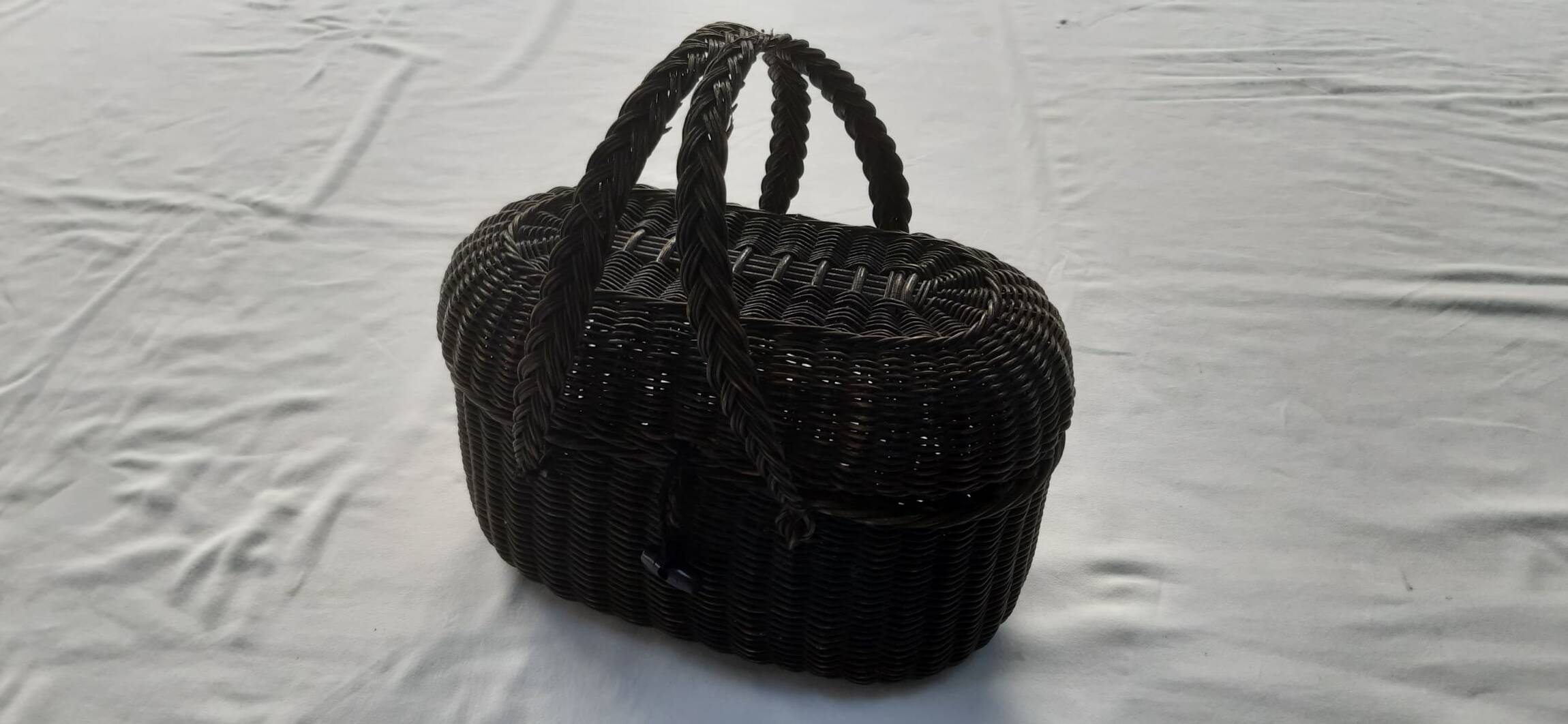 Small old Bussan style wicker basket