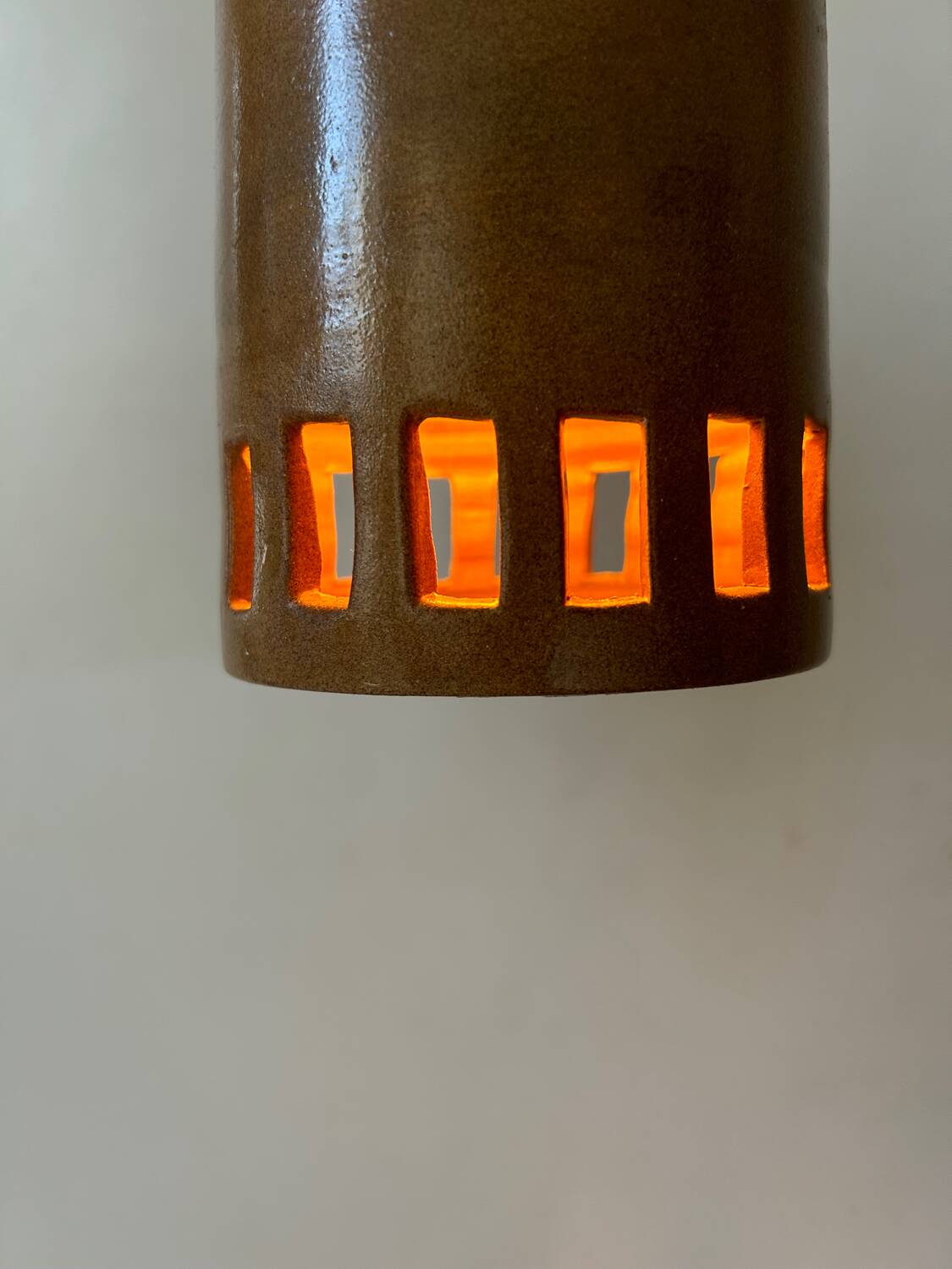 Set of 3 terracotta and enamelled suspensions, France
