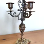 four-light candelabrum in chiselled brass from the 19th century