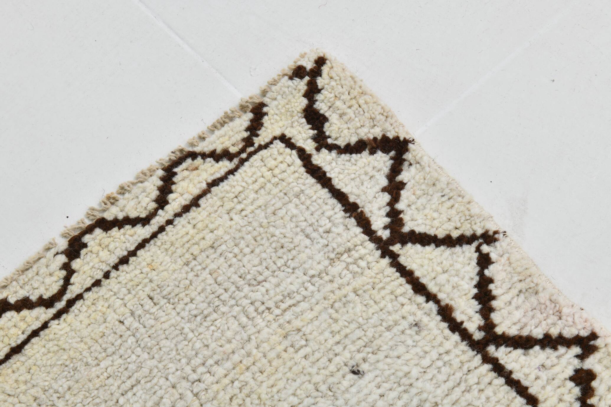 Eagle Pattern Persian Runner Rug, 110x369Cm