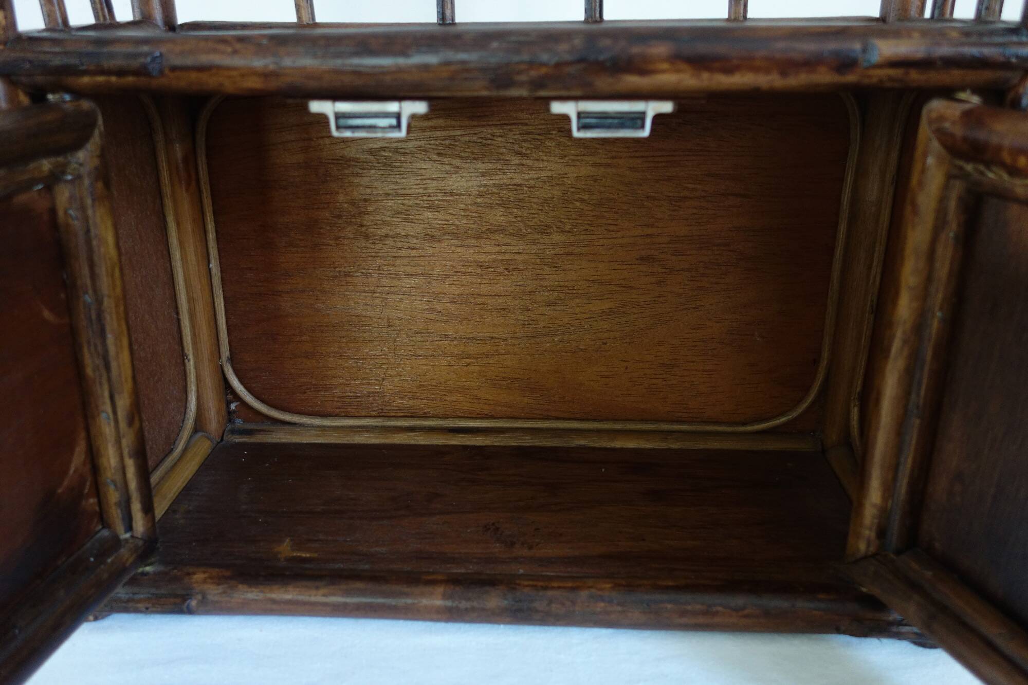 Petite étagère en rotin vintage