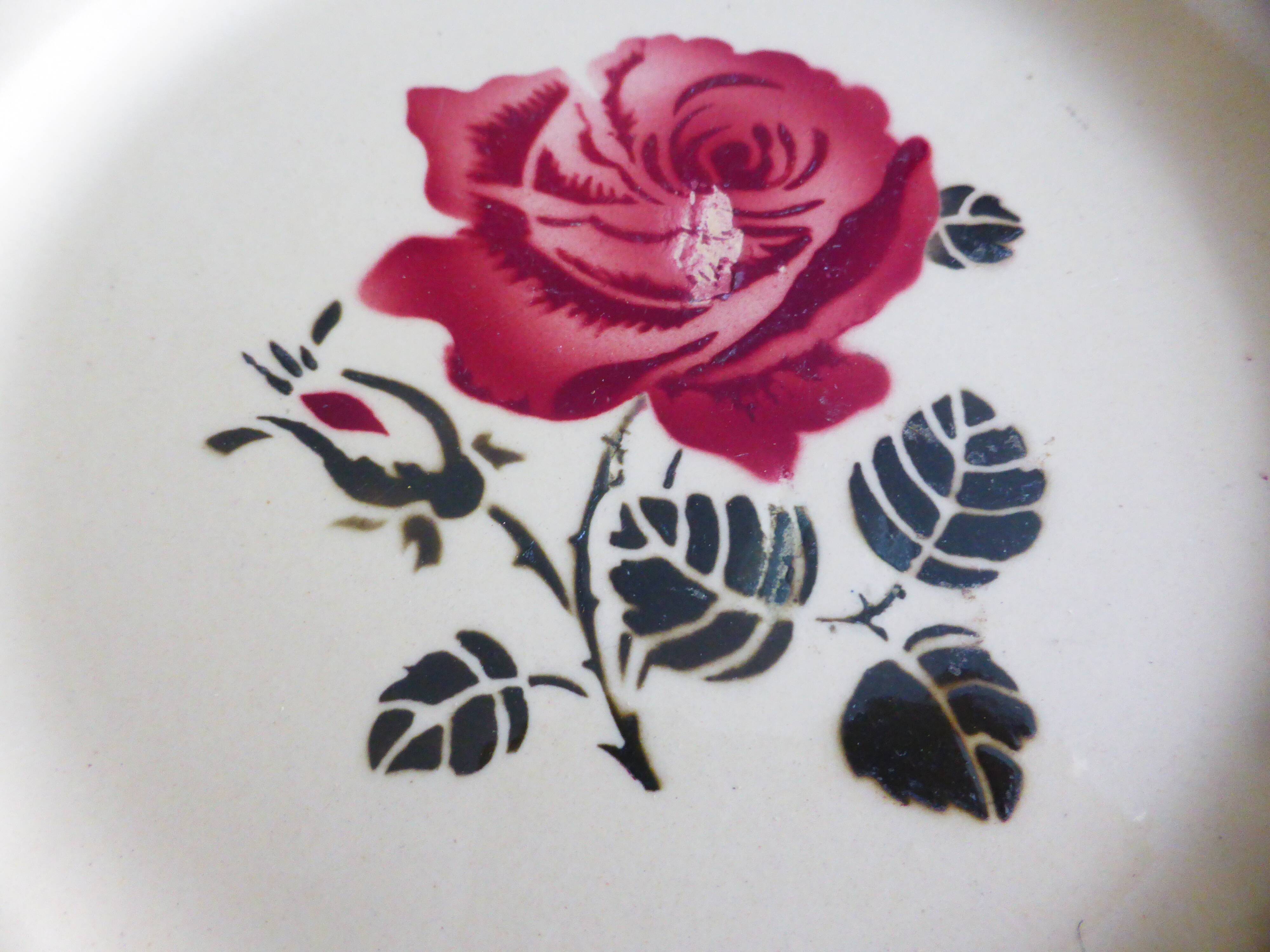 1 assiette plate vintage de Badonviller modèle Germaine