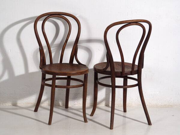 Pair of antique Viennese chairs (c. 1920). Set of 2, no. 2