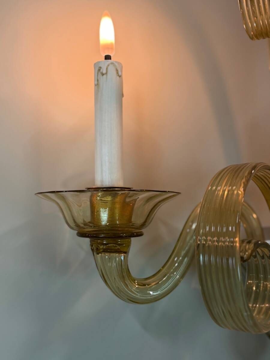 Venetian wall light in gilded Murano glass, circa 1940, set of five available.