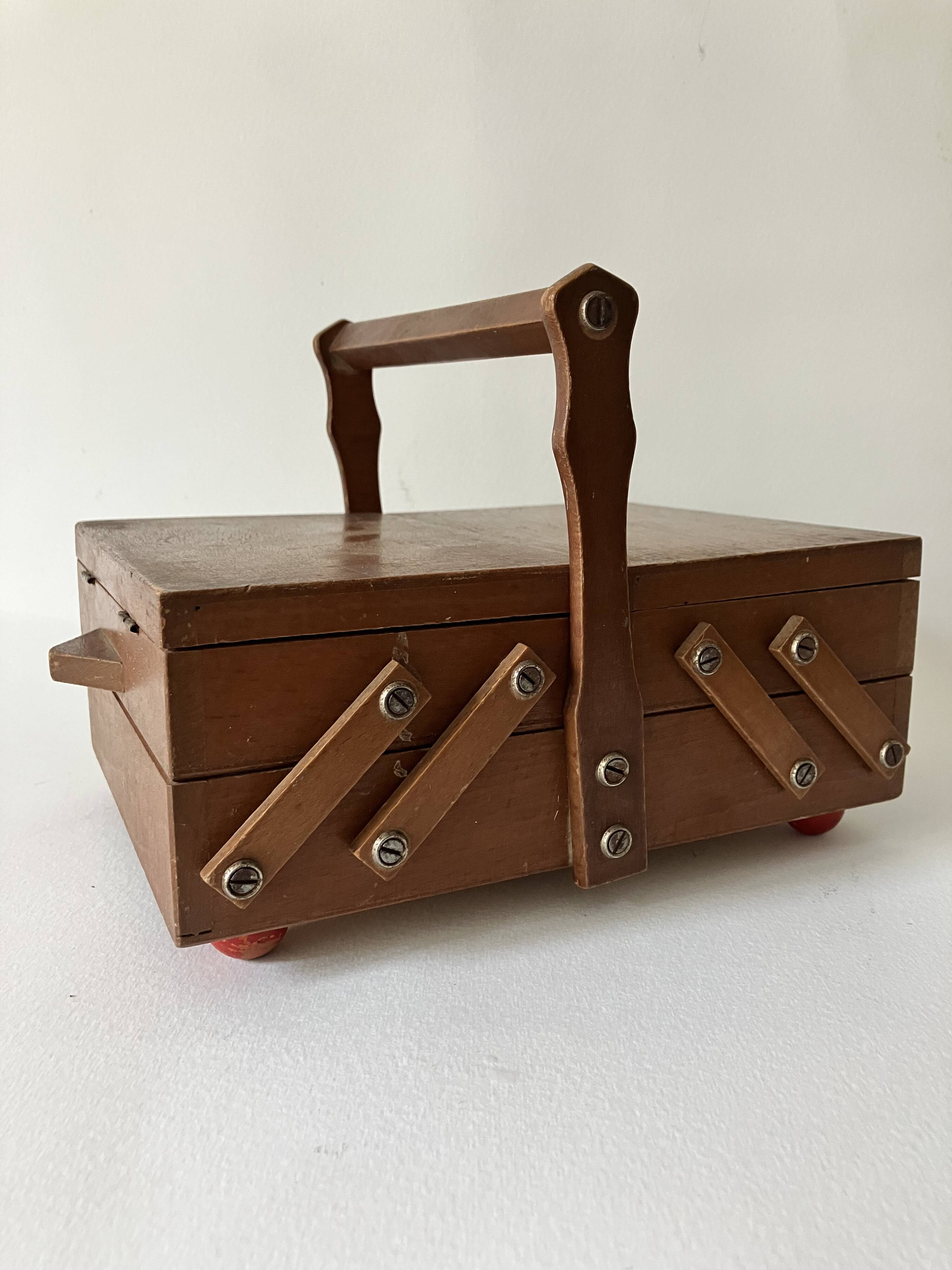 Old toy, little worker