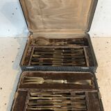 Ancienne ménagère de couteaux et service a salade XX siècle