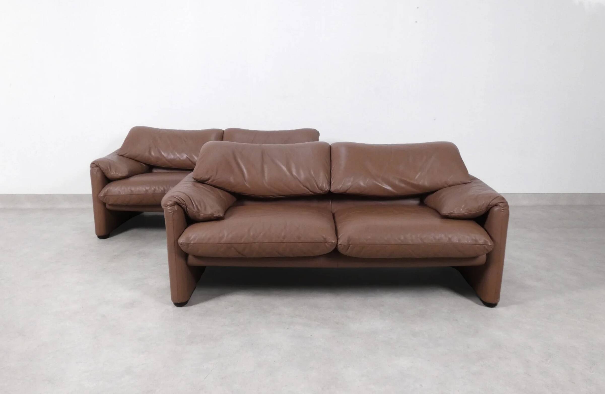 Set of Cassina Maralunga 2 seaters in mocca leather