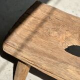 Side table in blond teak openwork tray