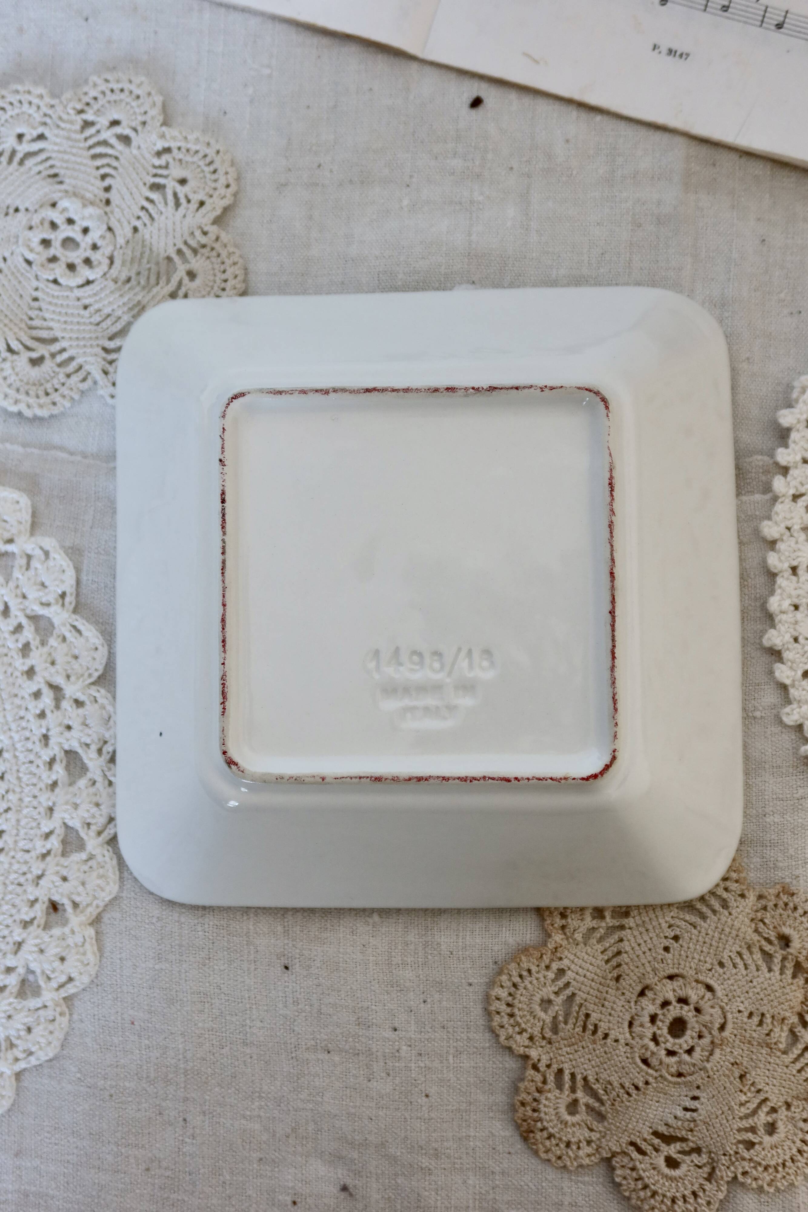 Vintage square bowl with hazelnut pattern, slip and earthenware