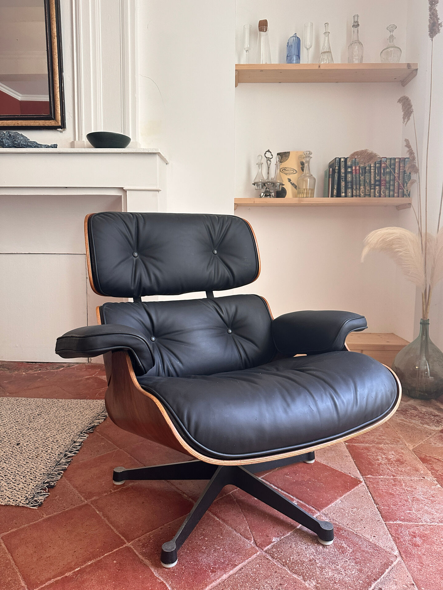Eames Lounge Chair Mobilier International edition