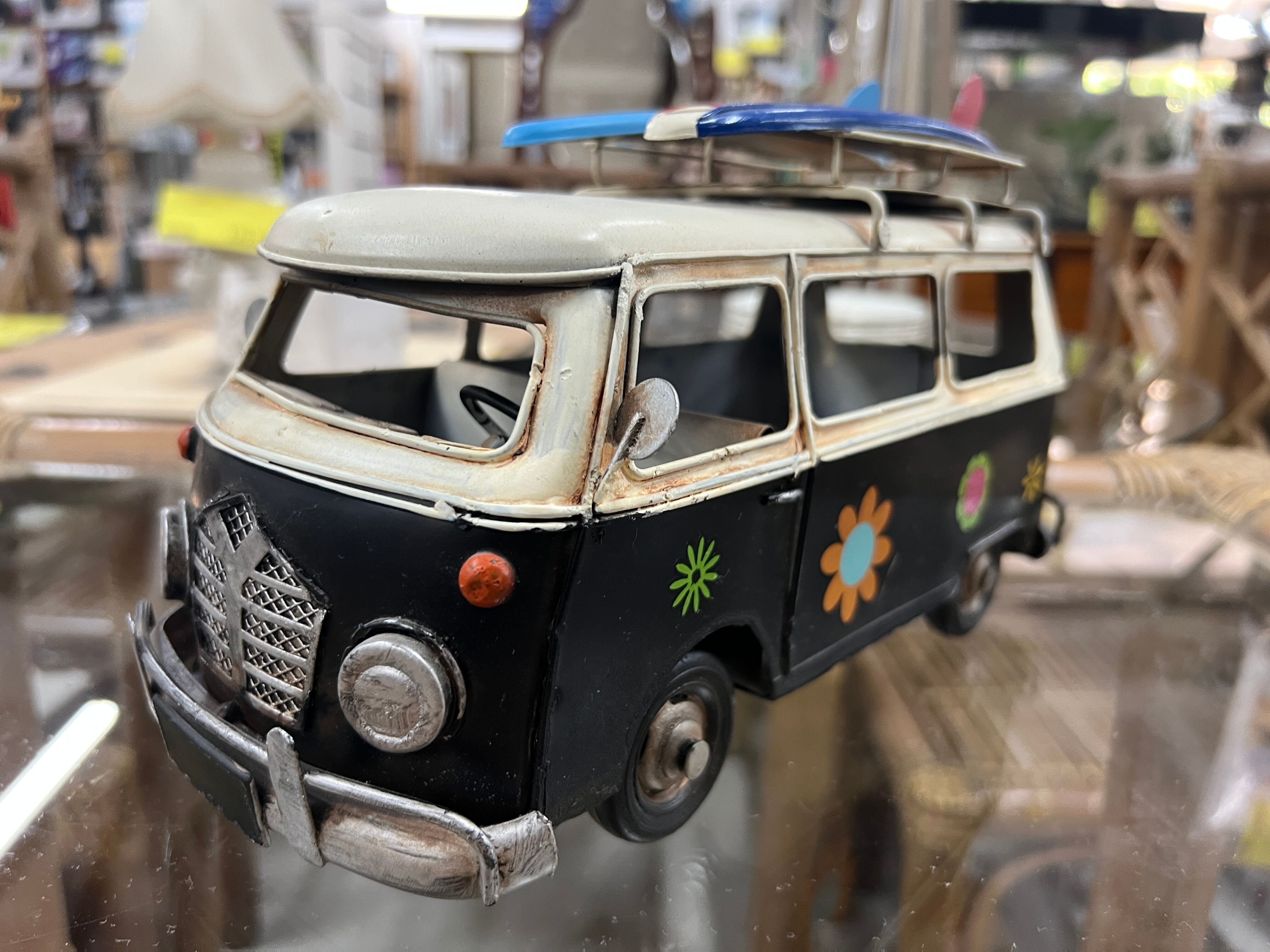 Voiture de camping vintage en miniature