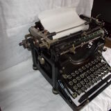 UNDERWOOD TYPEWRITER