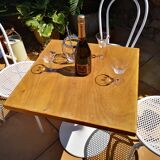 Table de bistrot pied tulipe et 3 chaises bistrot
