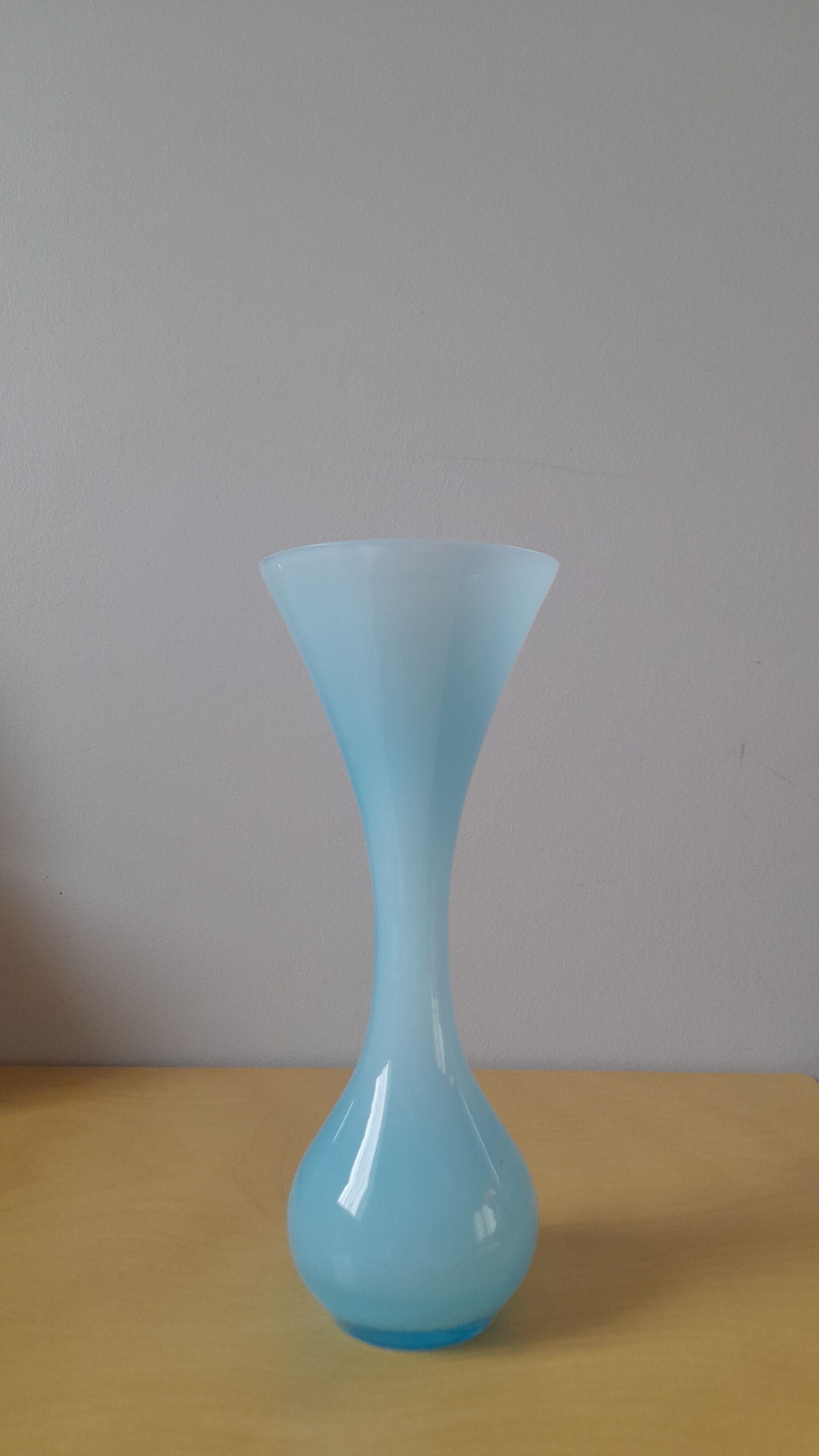 Blue opaline soliflore