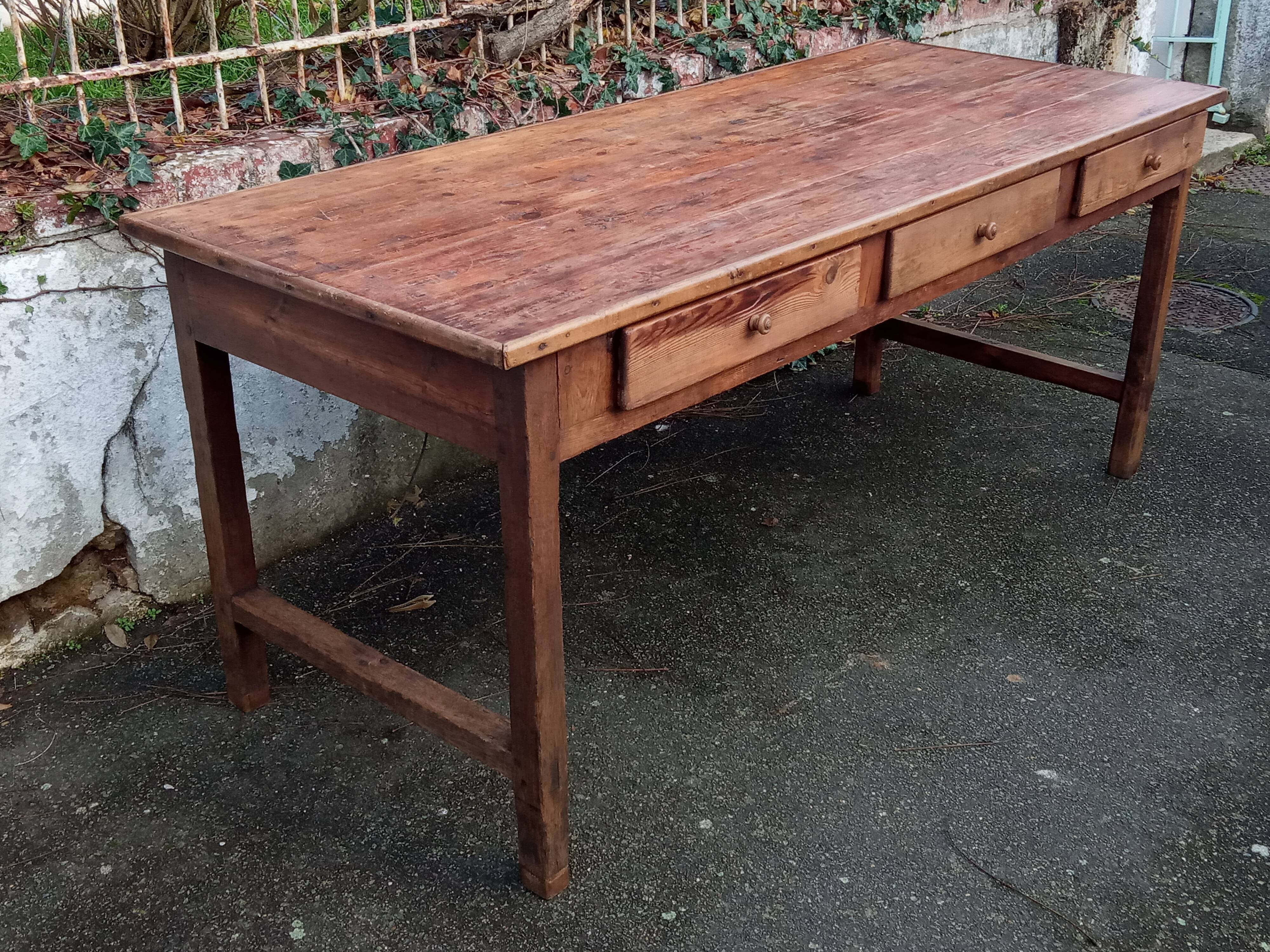 Oak farmhouse table, six drawers