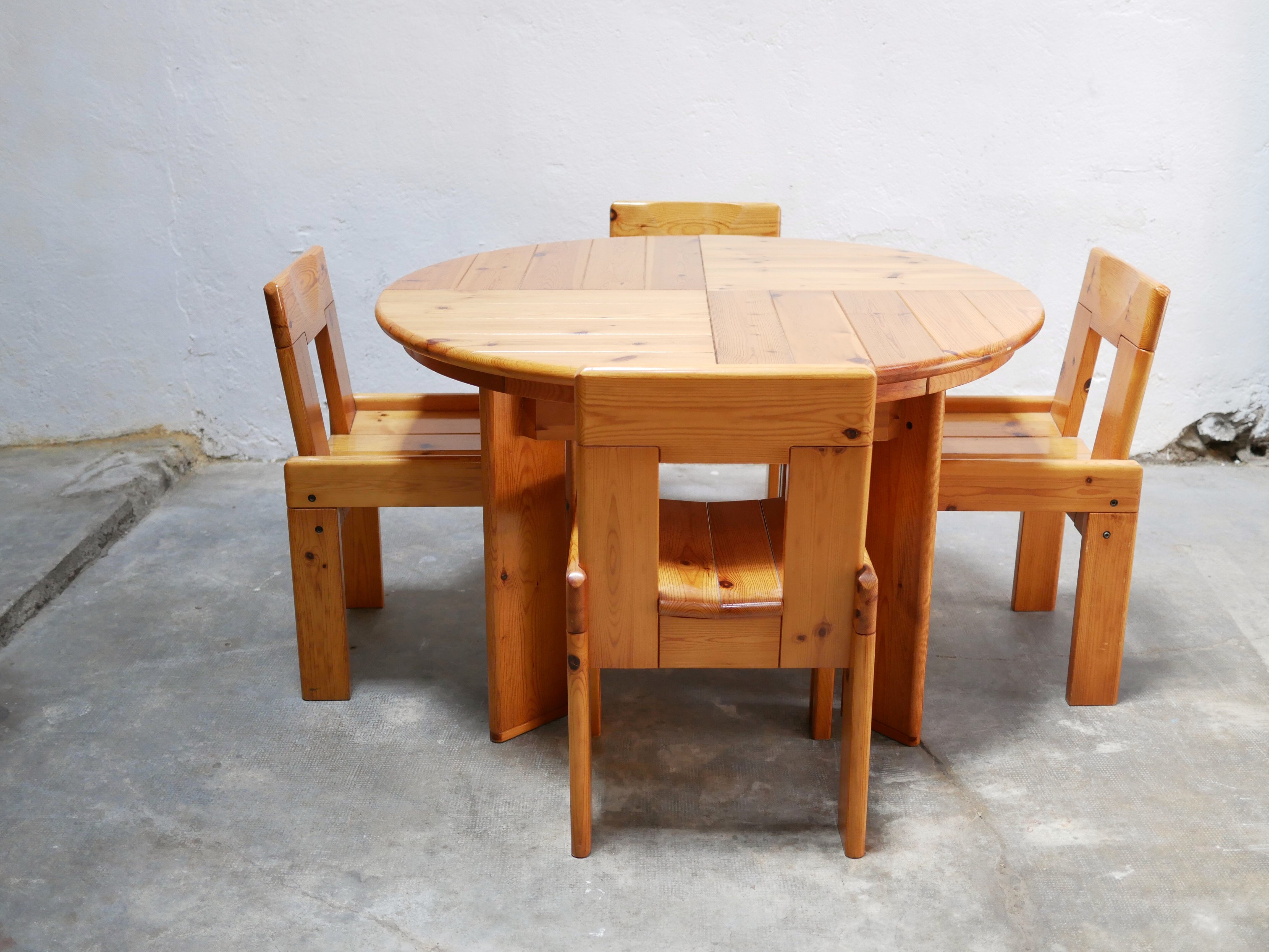 Vintage stretch dining table and 4 chairs by S. Coppola for Roche Bobois
