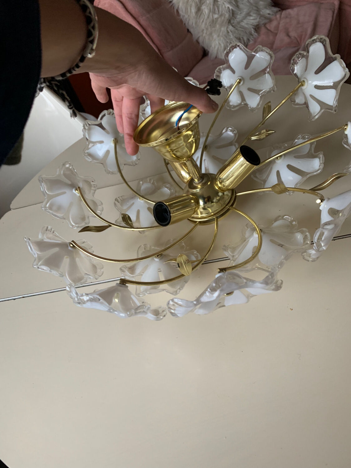 Ceiling chandelier with flowers