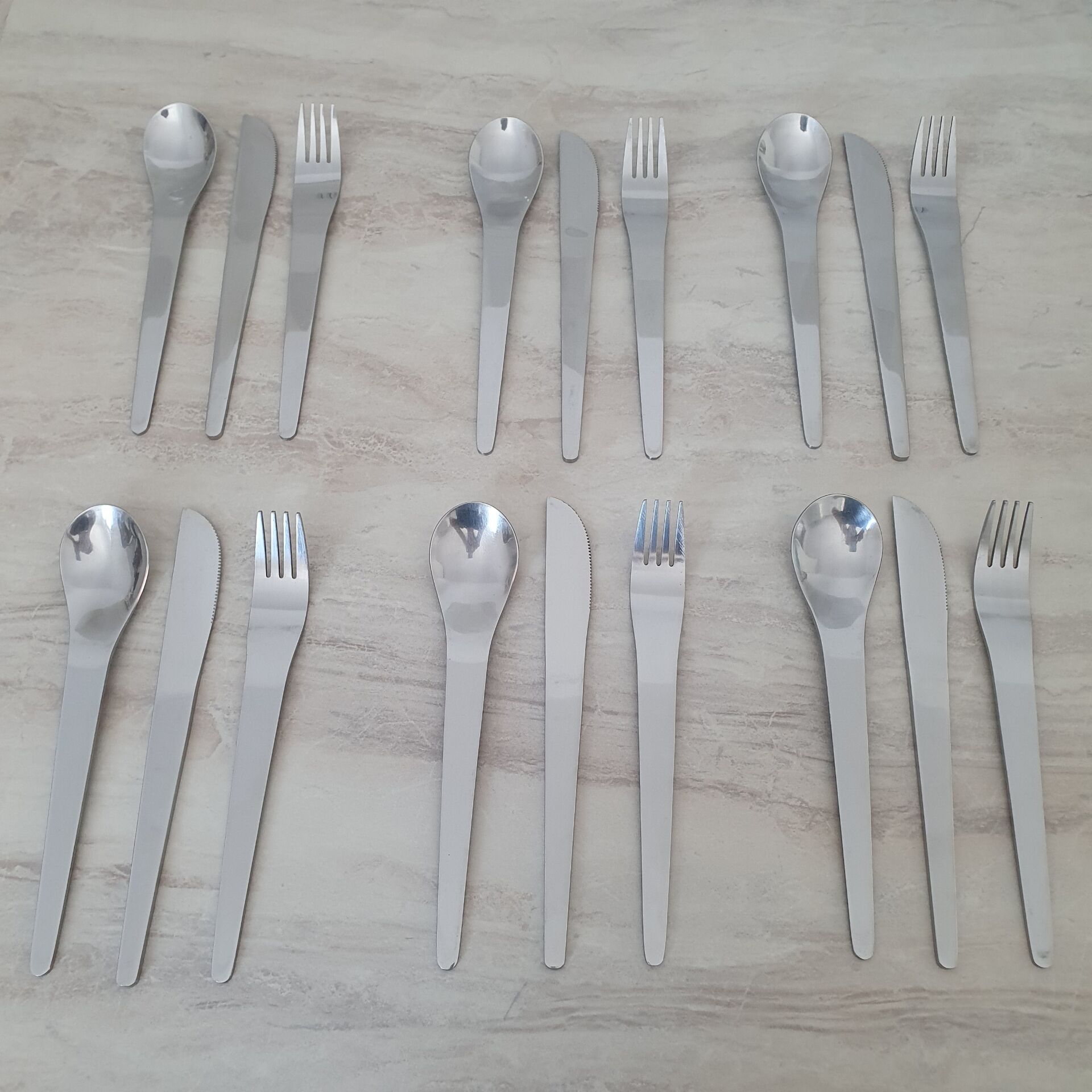 18 stainless steel Space Age place settings / Spoon Fork Knife