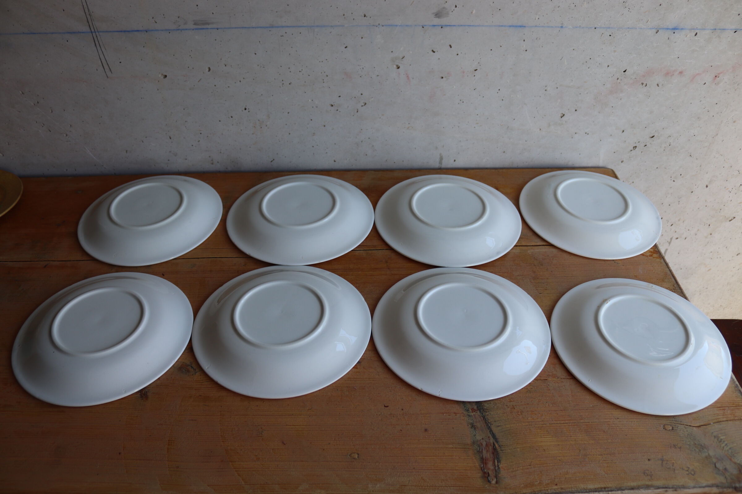 8 Antique plates in floral ceramics