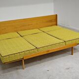 Banquette Daybed jaune vif par Drevotvar, ex Tchécoslovaquie 1960