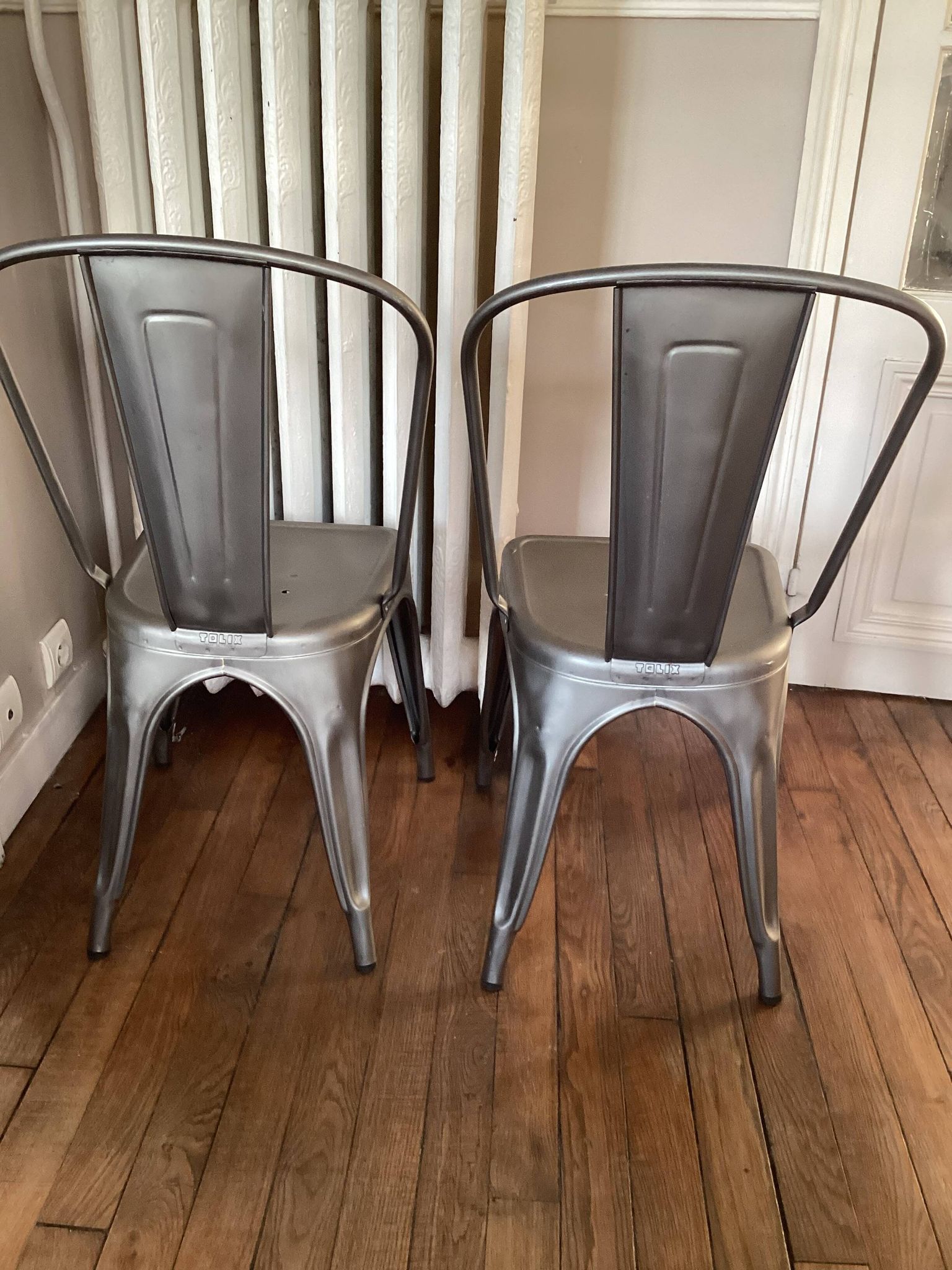 Lot de 2 authentiques chaises tolix