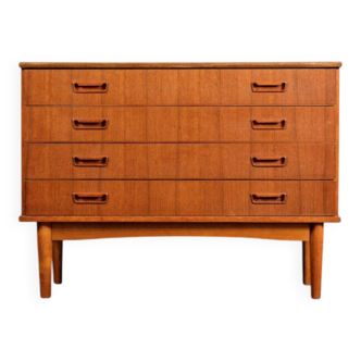 Scandinavian chest of drawers
