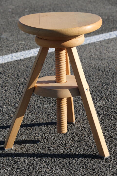 Tabouret à vis bois tripode