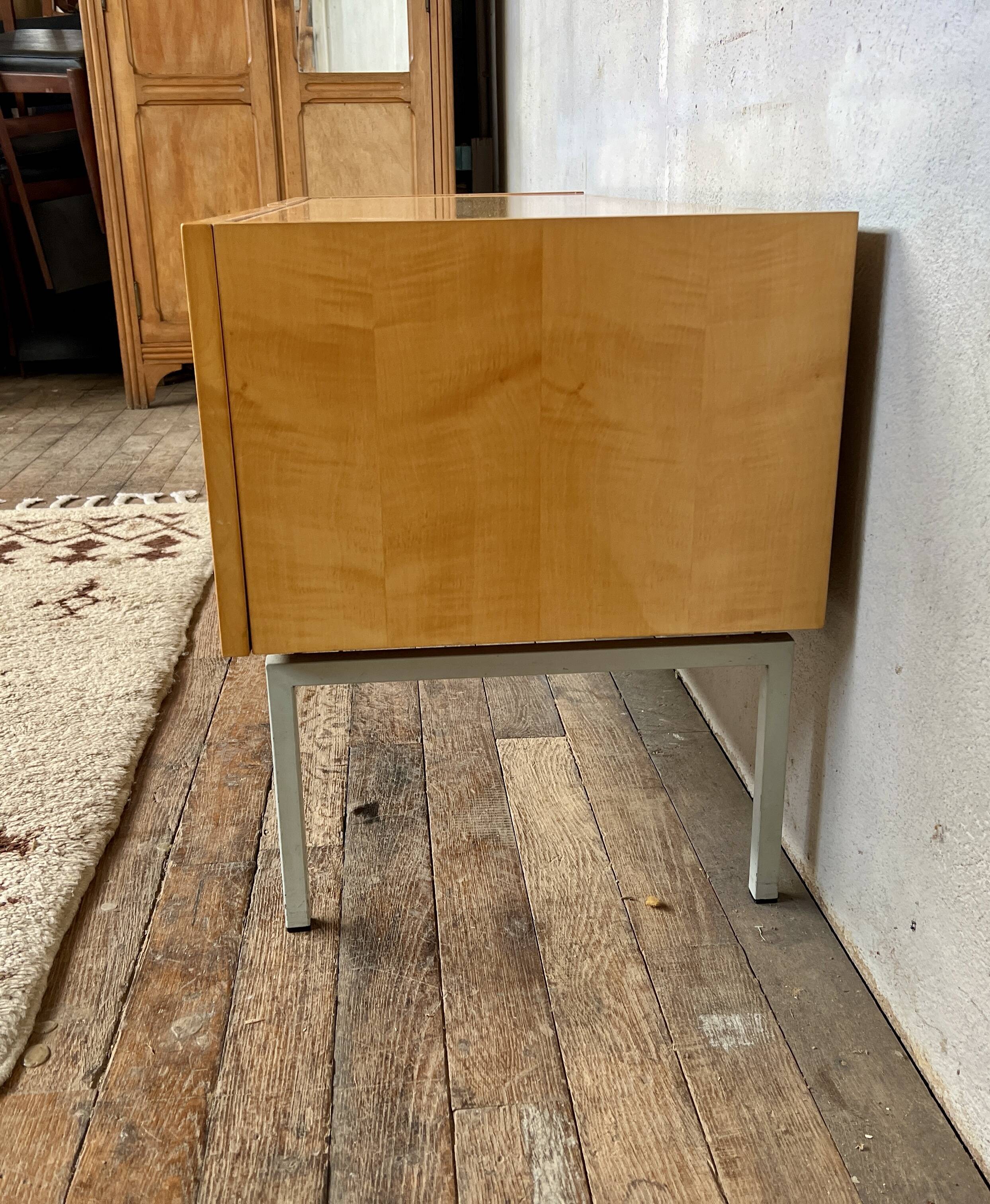 Enfilade scandinave en bois clair