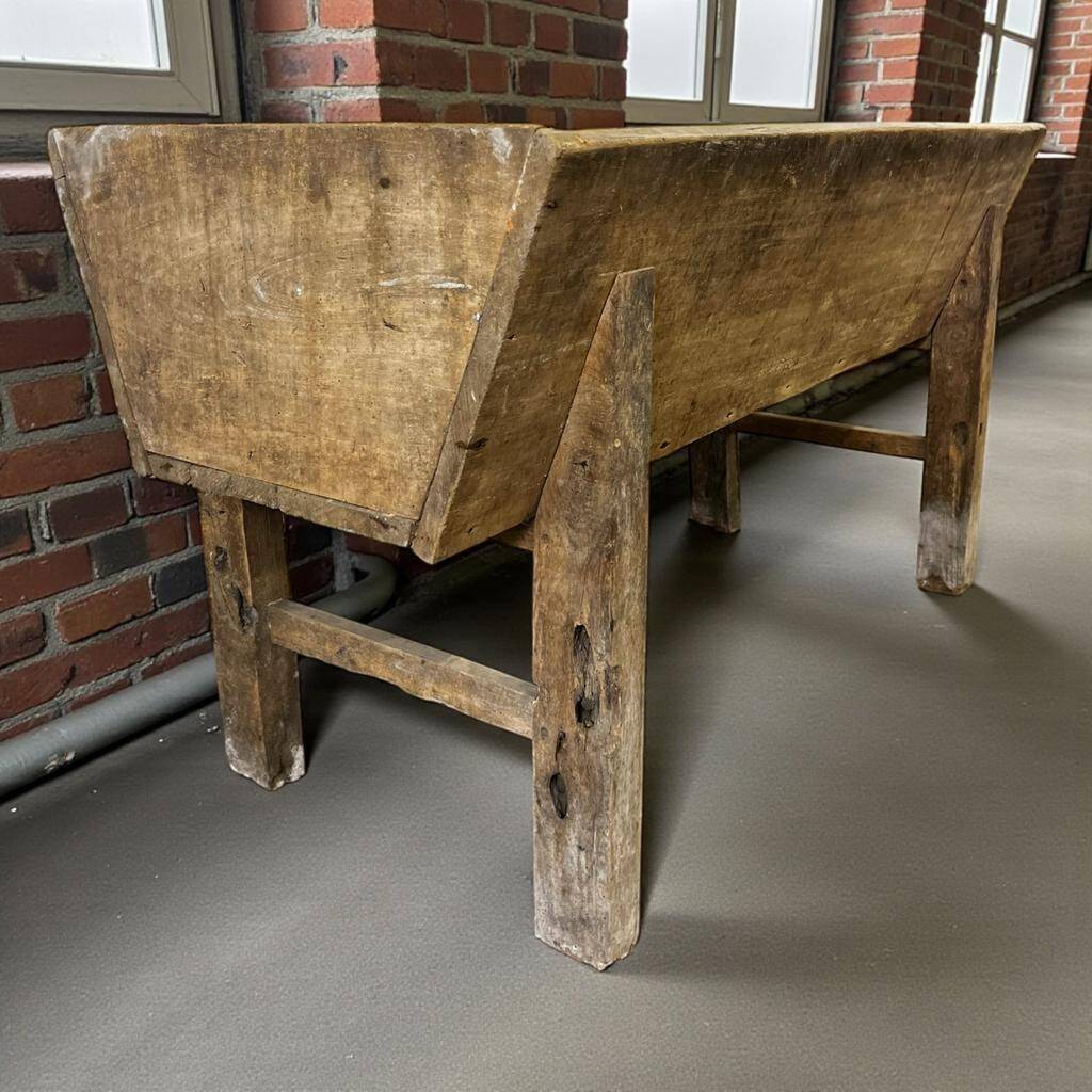 Trog / vintage wooden box on legs