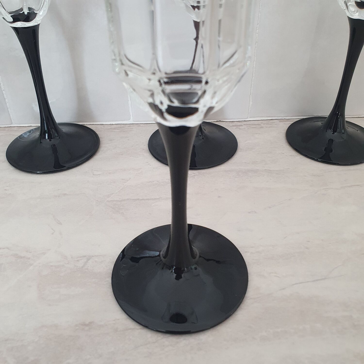 8 Octagonal Pied Noir Champagne Flutes