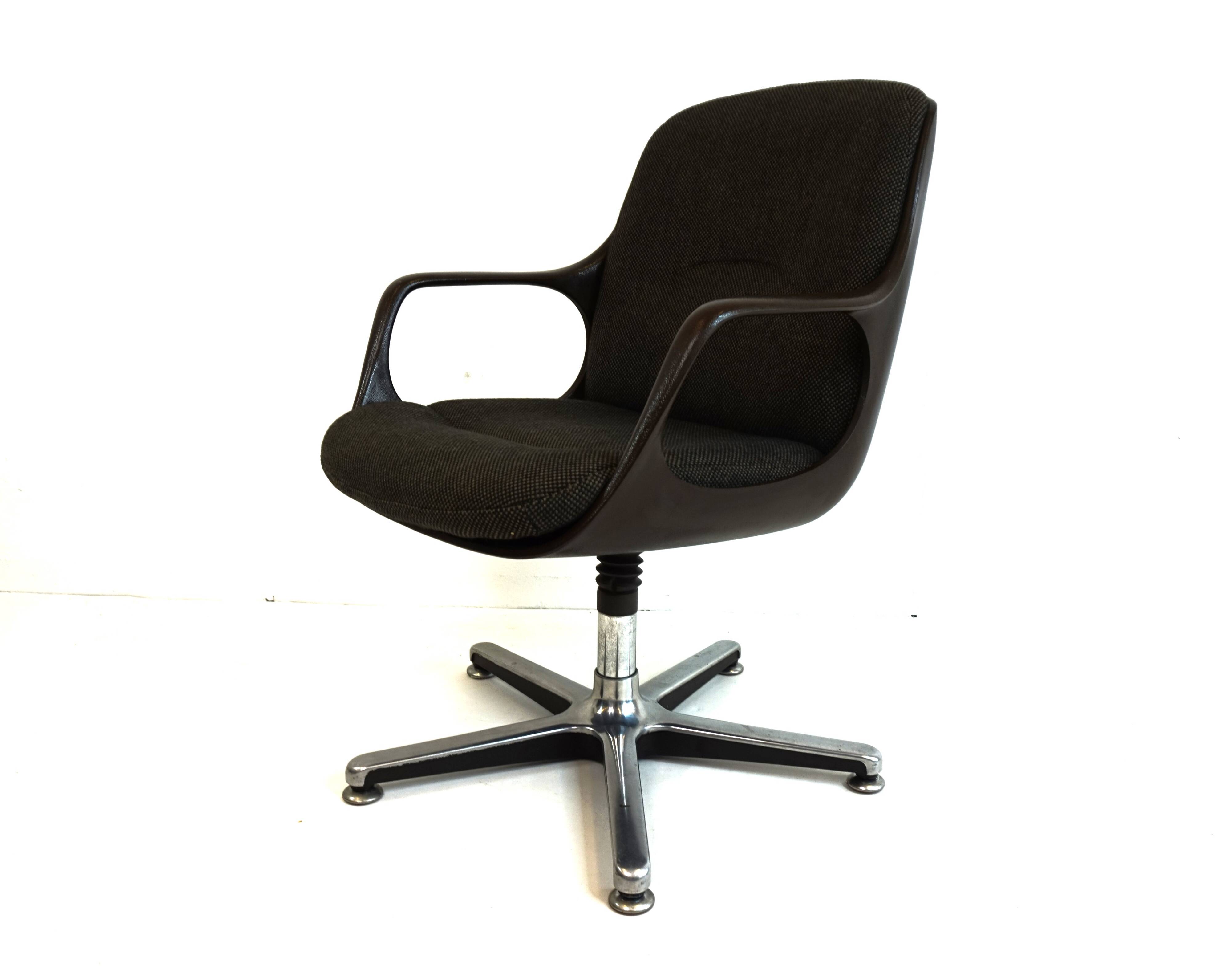 Set of 5 Chromcraft office armchairs