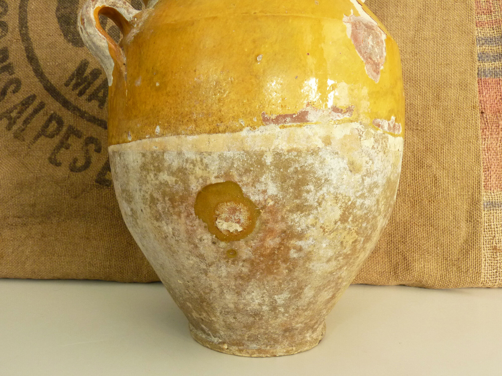 Vernified yellow candied pot