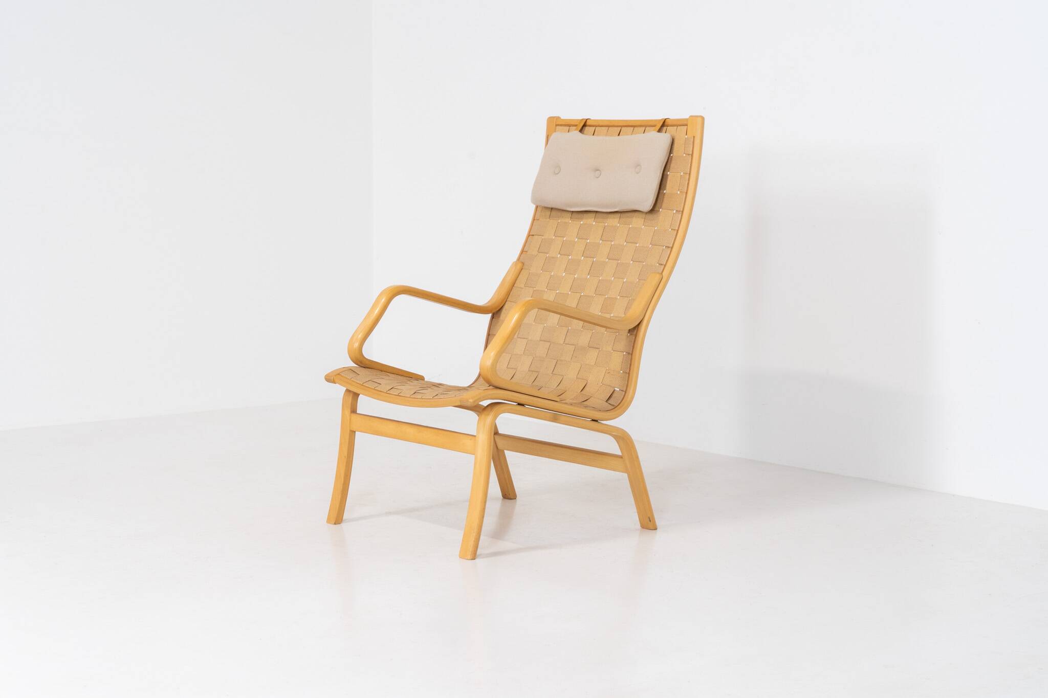 Chaise Albert par Finn Ostergaard