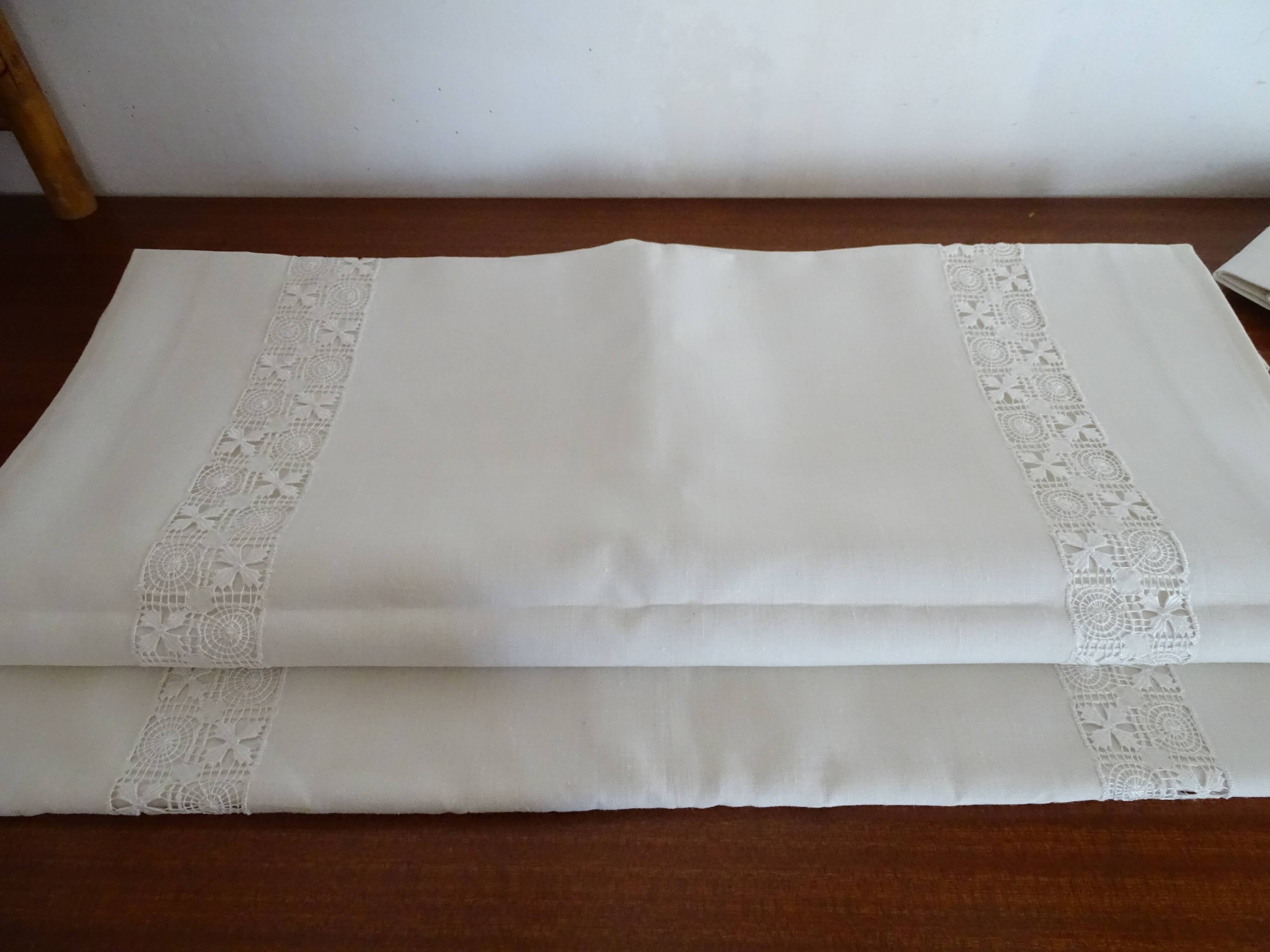 Nappe et 14 serviettes en lin ajouré broderies fines 335 x 170