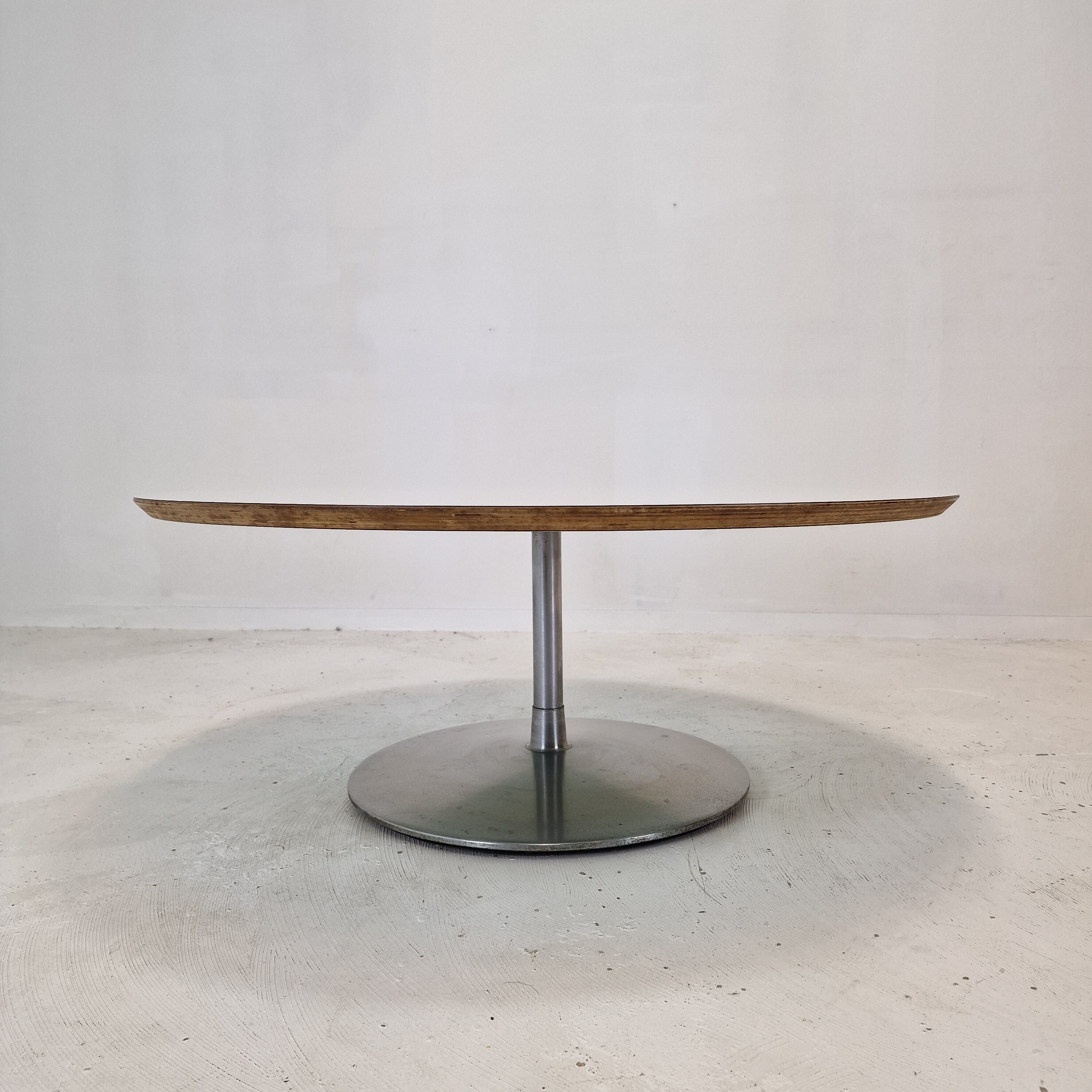 Circle coffee table by Pierre Paulin for Artifort 1960's