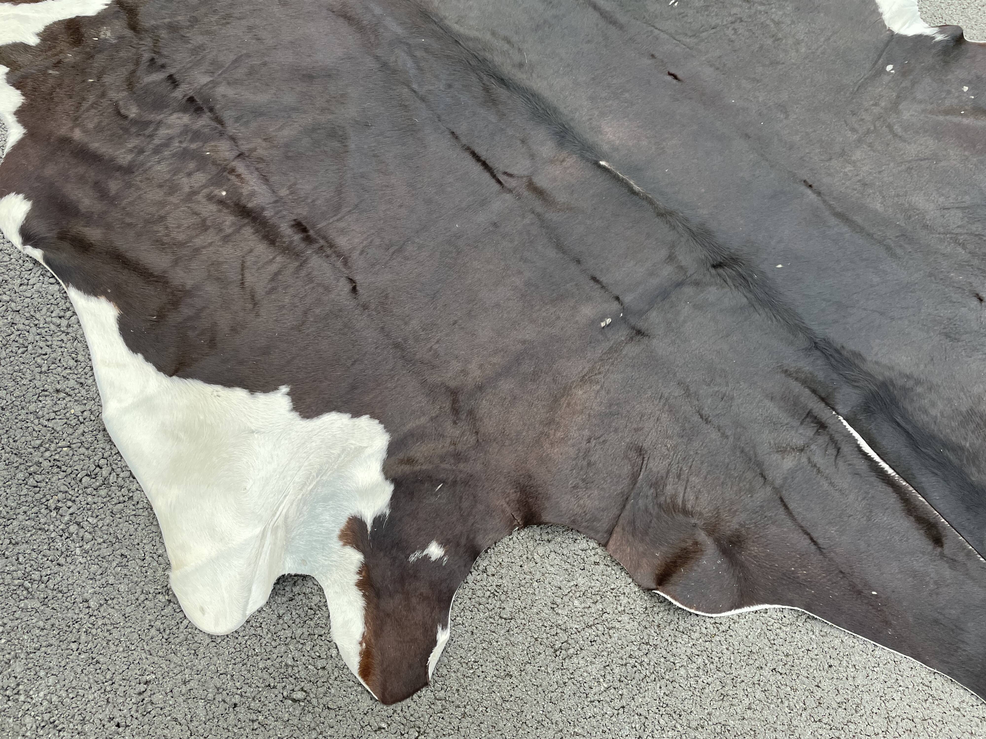 Cowhide mat 210x250cm