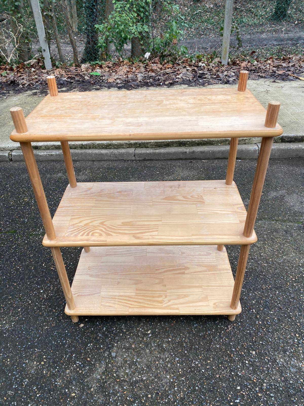 Étagère scandinave vintage en bois massif années 1980