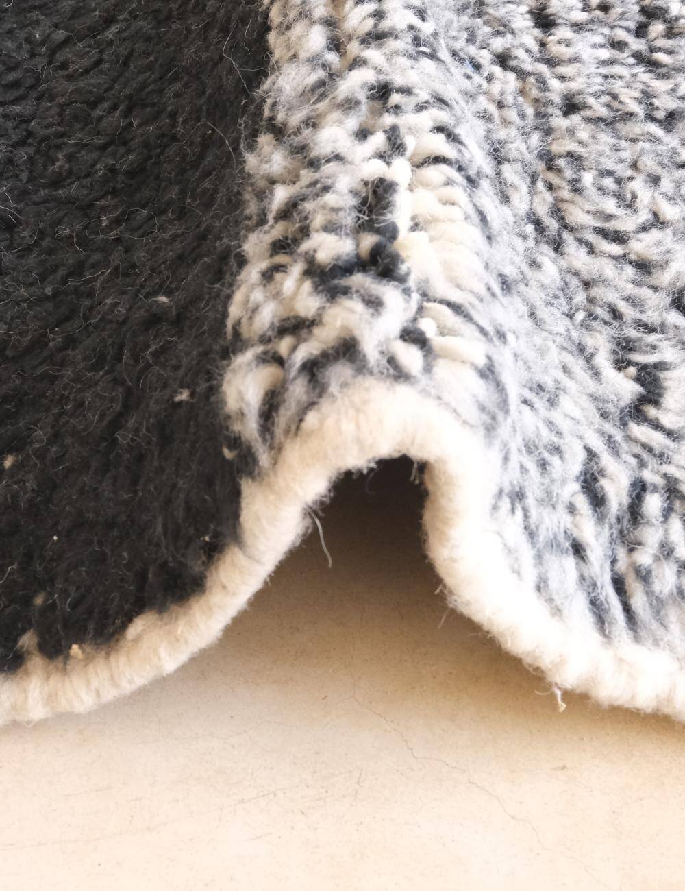 Tapis contemporain marocain en laine