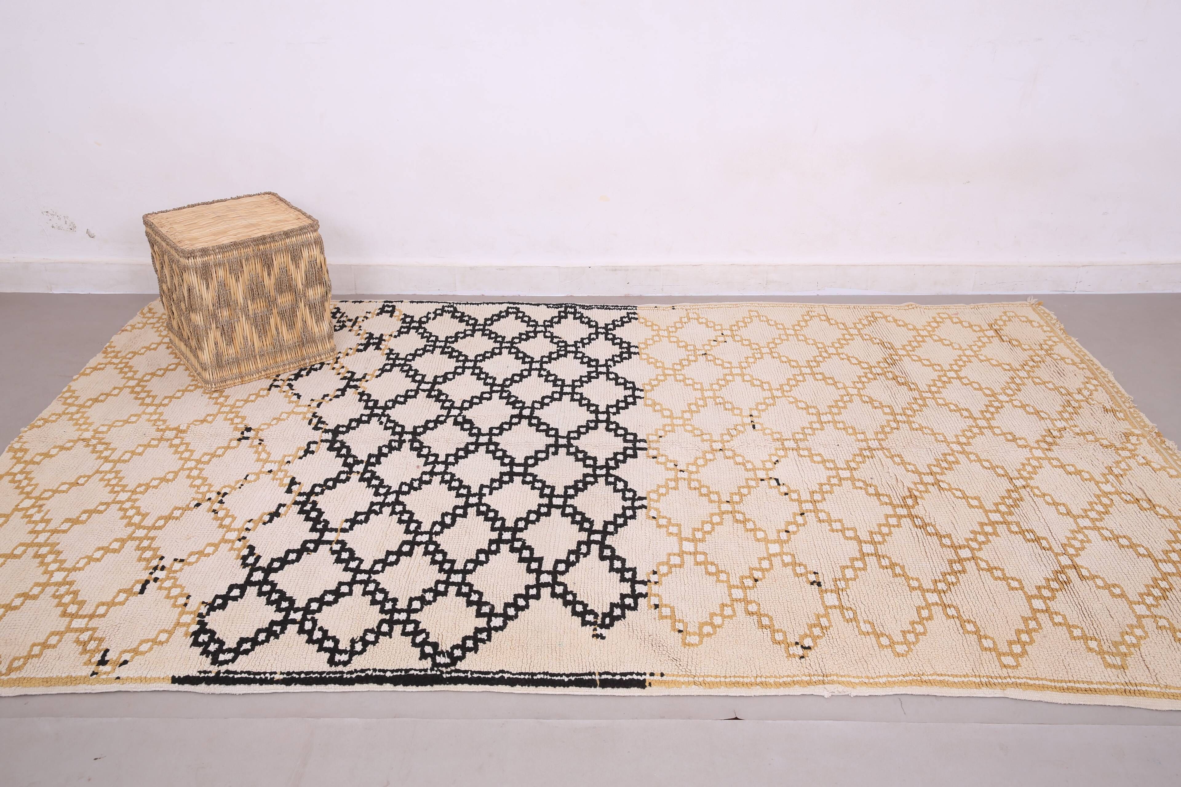 Beige Vintage Moroccan Rug 178 x 286 cm - Berber Wool Rug - Handmade Rug