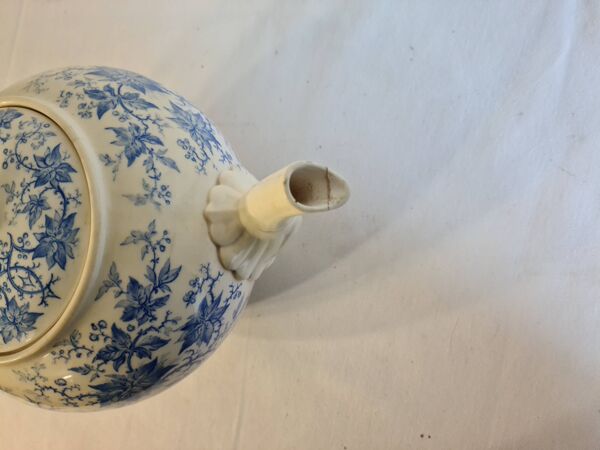 Théière en porcelaine de Sarreguemines