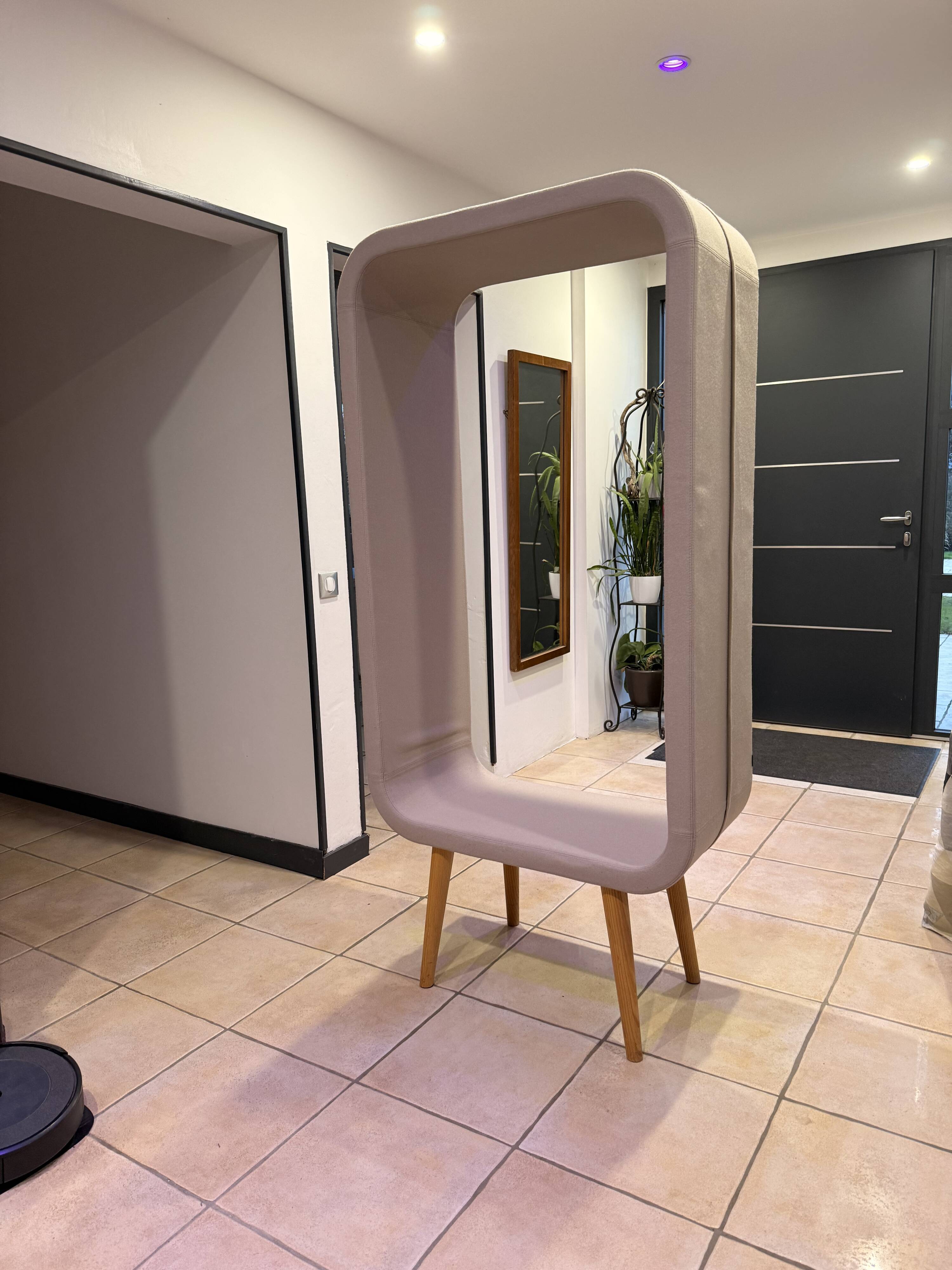 Materia “Frame” designer cabin chair – very good condition