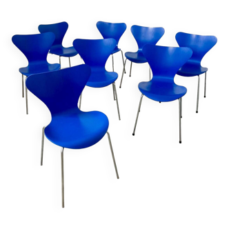 Lot 8 blue chairs series 7 design Arne Jacobsen for Fritz Hansen Denmark vintage