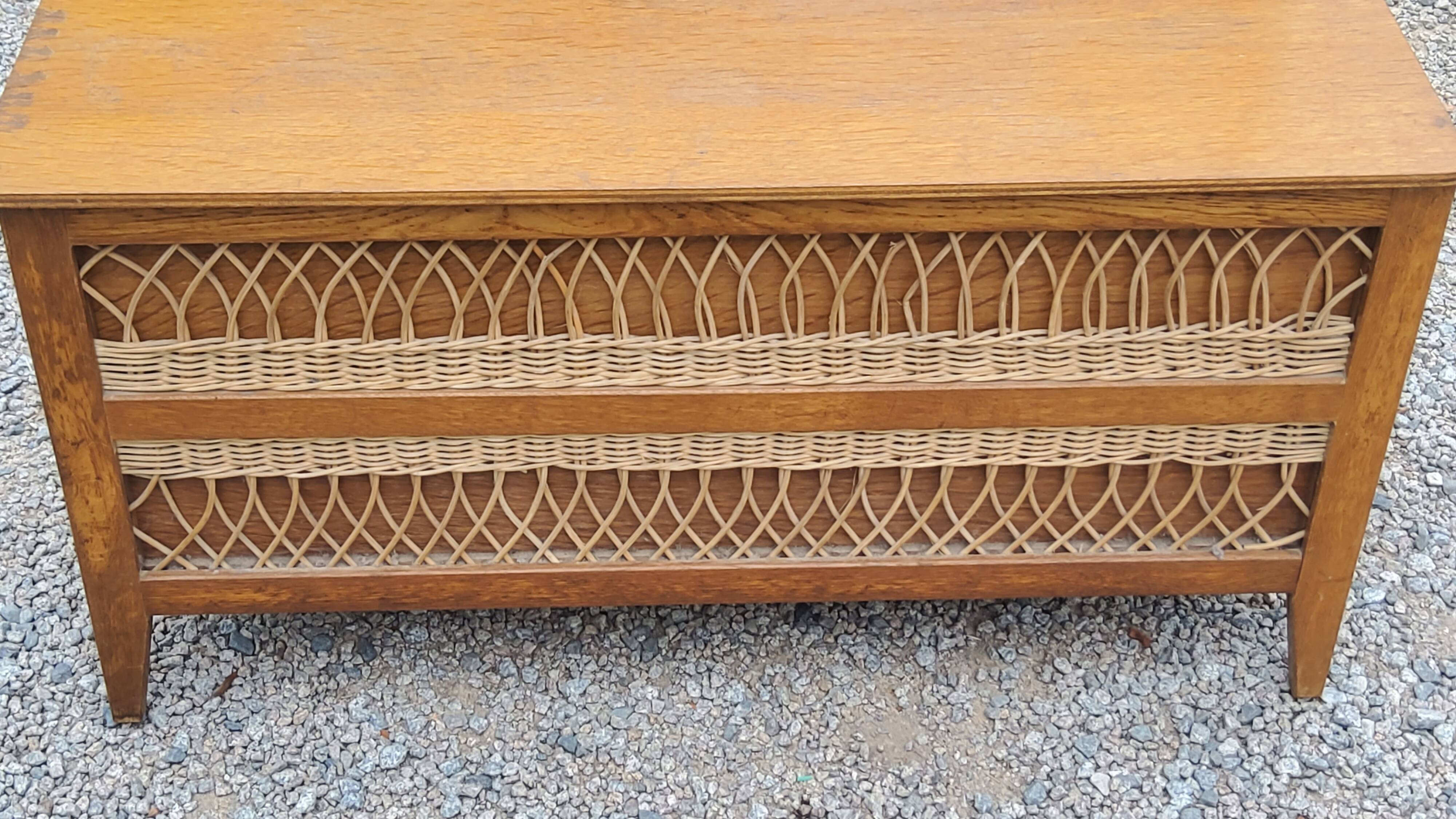 Vintage chest bench from the 50s in oak and rattan