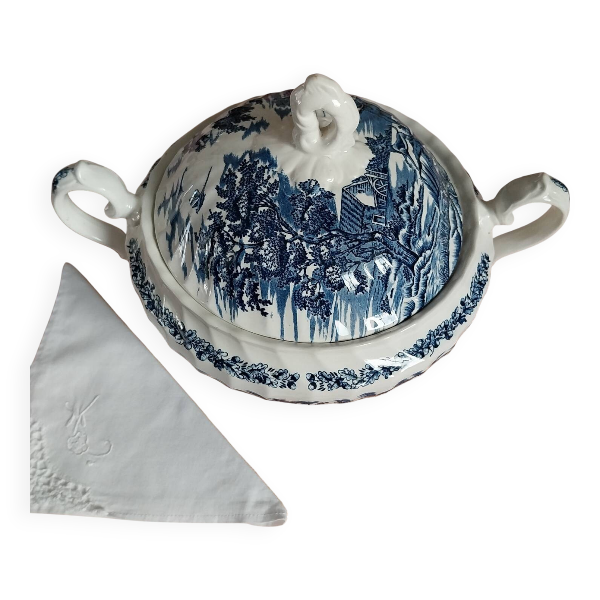 English soup tureen The Hunter by Myott