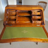 Secretary back of donkey in cherry with writing