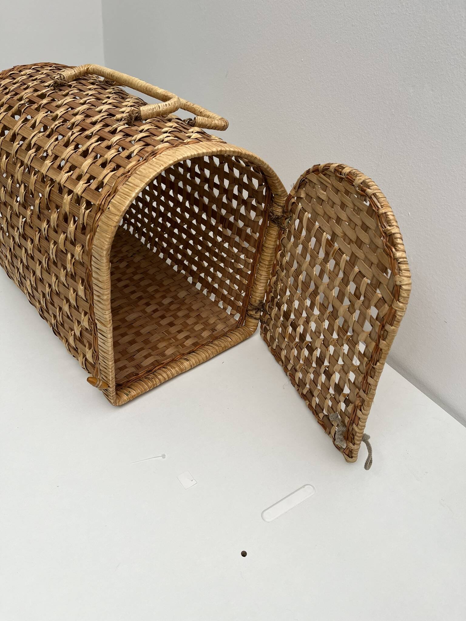 Cage Cat carrier basket in wicker/rattan, vintage