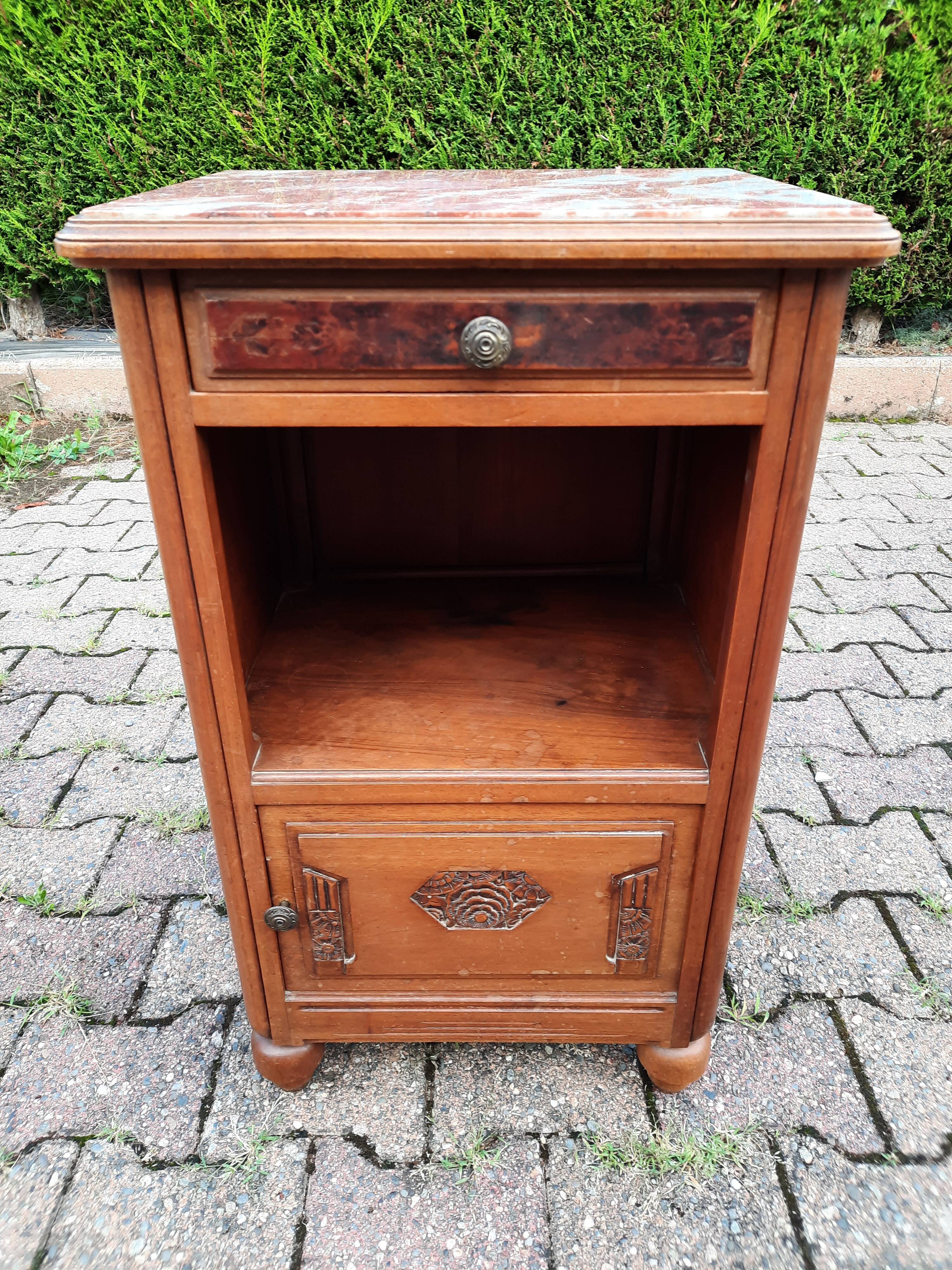 Bedside table chene and pink marble
