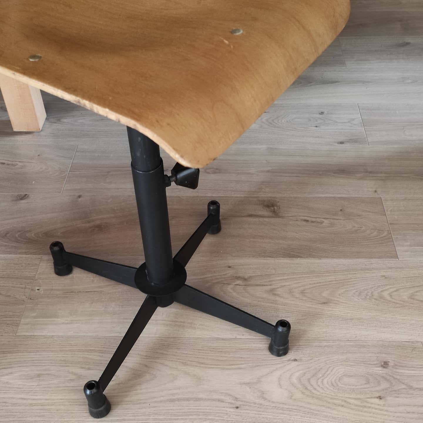 Chaise industrielle d'atelier